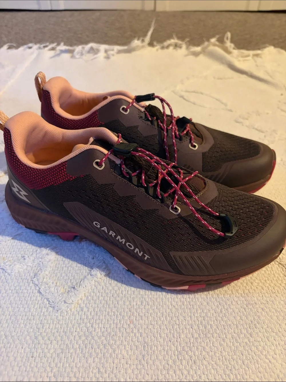 Garmont 9.81 Pulse Brown, Red, and Pink Hiking Sneakers size 8 new without box